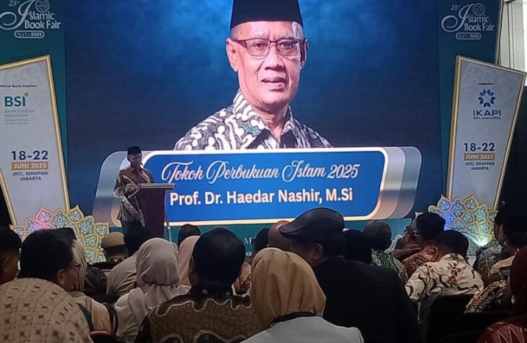Prof haedar nashir terpilih sebagai tokoh perbukuan islam 2025