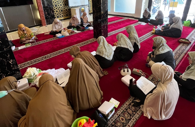 Pca sepanjang gelar pelatihan perawatan jenazah di masjid al dakwah geluran