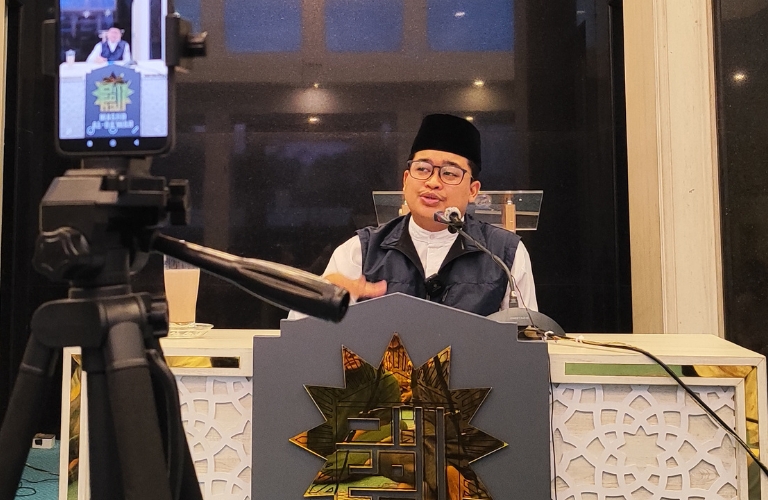 Ustadz iqbal rahman kupas 5 pilar pendidikan dan bahaya “3f” yang menggerogoti generasi muda muslim